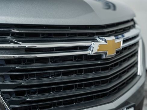 Used 2023 Chevrolet Traverse LS image 10