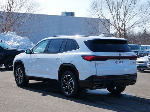 Used 2025 Buick Enclave Sport Touring image 5