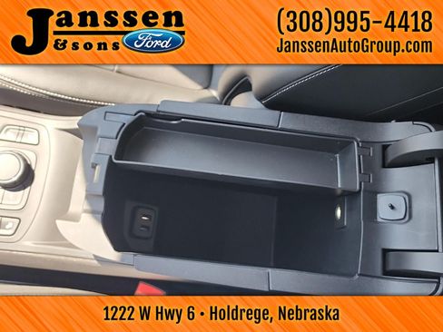 Used 2023 GMC Terrain SLT AWD/4WD image 31