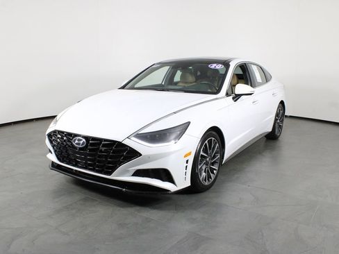 Used 2020 Hyundai Sonata Limited FWD image 2