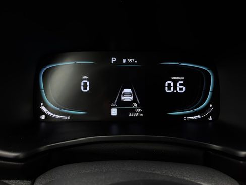 Used 2025 Kia Soul LX w/ LX Technology Package FWD image 35