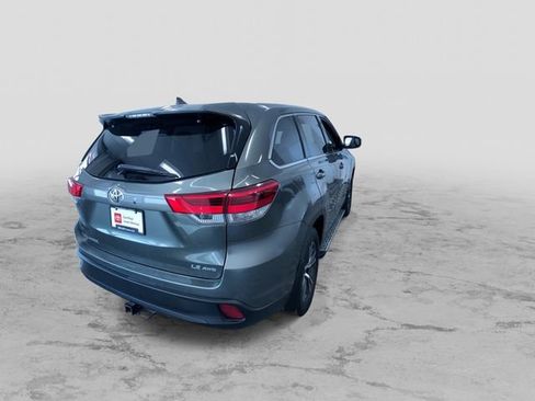 Certified 2019 Toyota Highlander Plus image 10