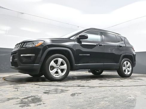 Used 2019 Jeep Compass Latitude w/ Popular Equipment Group image 29