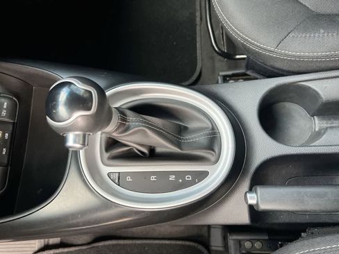 Used 2018 Kia Soul + FWD image 20