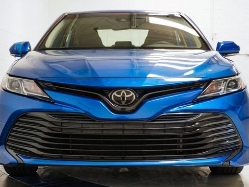 Used 2020 Toyota Camry LE image 34