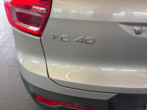 Used 2025 Volvo XC40 B5 Plus AWD/4WD image 15