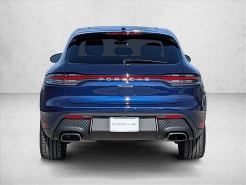 Used 2025 Porsche Macan image 10