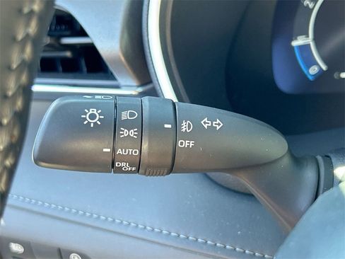 Used 2023 Toyota Highlander Limited image 37