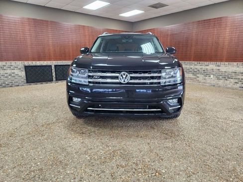 Used 2019 Volkswagen Atlas SE w/ Towing Package image 2