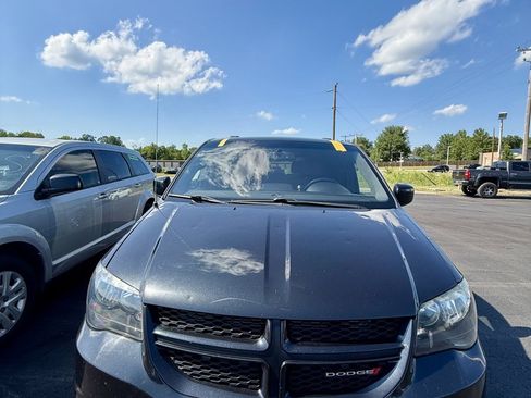 Used 2017 Dodge Grand Caravan GT FWD image 1