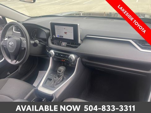 Used 2025 Toyota RAV4 XLE FWD image 16