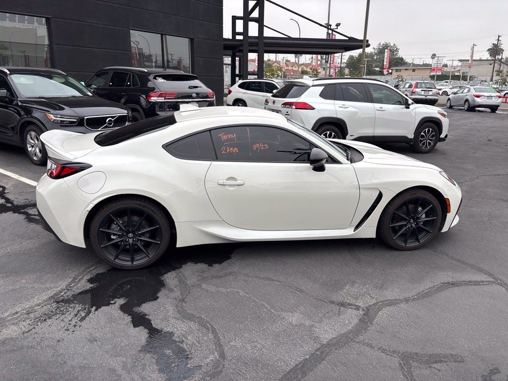 Used 2024 Toyota GR86 Premium RWD image 3