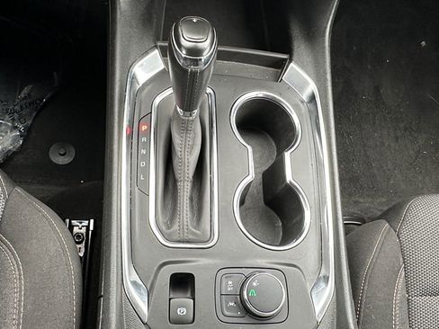 Used 2020 Chevrolet Traverse LT image 17