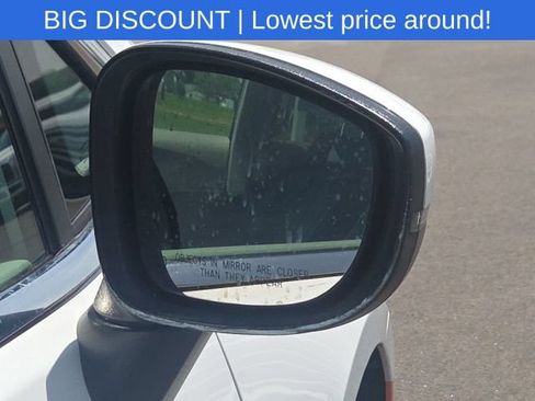 Used 2023 Chrysler Pacifica Touring-L FWD image 7