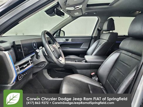 Used 2025 Hyundai Santa Fe Limited AWD/4WD image 18