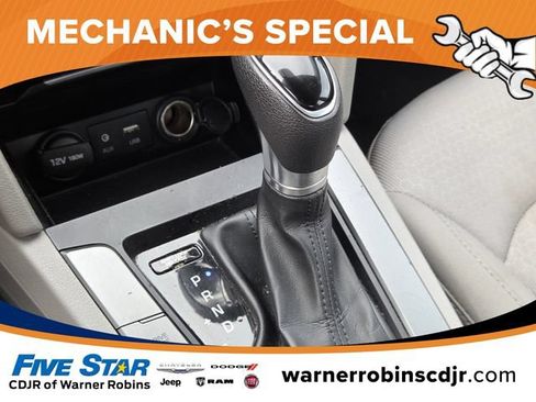 Used 2017 Hyundai Elantra SE FWD image 32
