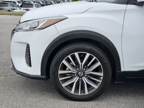 Used 2021 Nissan Kicks SV FWD image 6