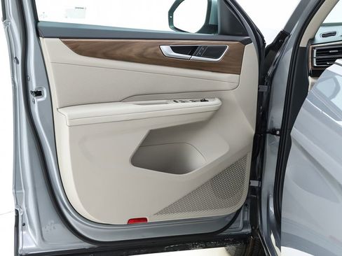 New 2026 Volkswagen Atlas SE image 18