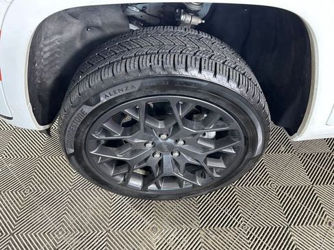Used 2024 Jeep Grand Cherokee L Summit AWD/4WD image 10