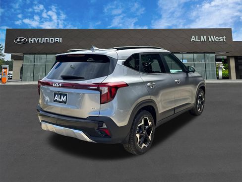 Used 2024 Kia Seltos EX AWD/4WD image 5