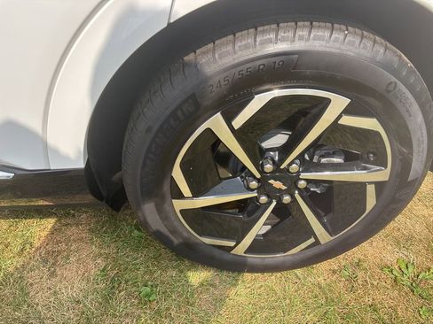 Certified 2024 Chevrolet Equinox EV LT image 12