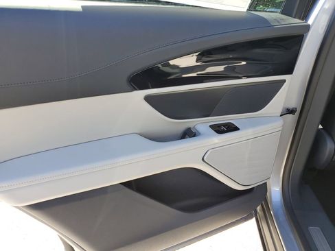 New 2026 Lincoln Nautilus Premier AWD/4WD image 8