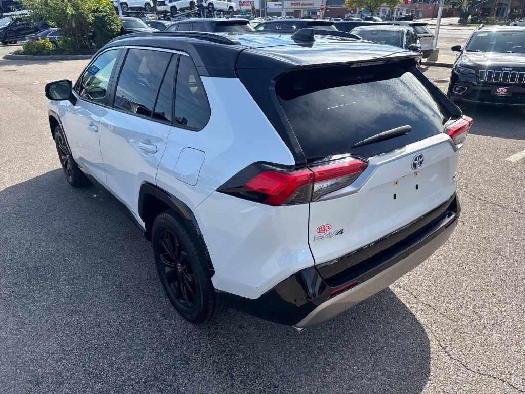 Used 2023 Toyota RAV4 XSE AWD/4WD image 5