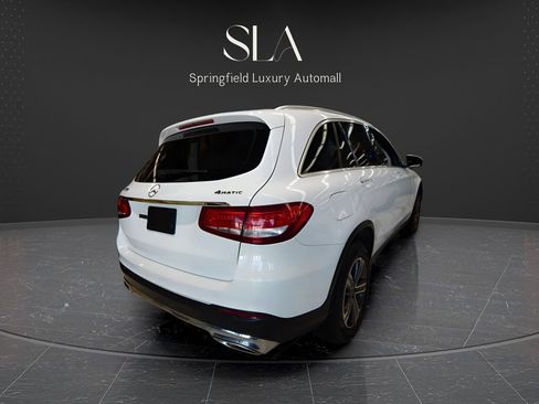 Used 2019 Mercedes-Benz GLC 300 4MATIC w/ Premium Package image 4