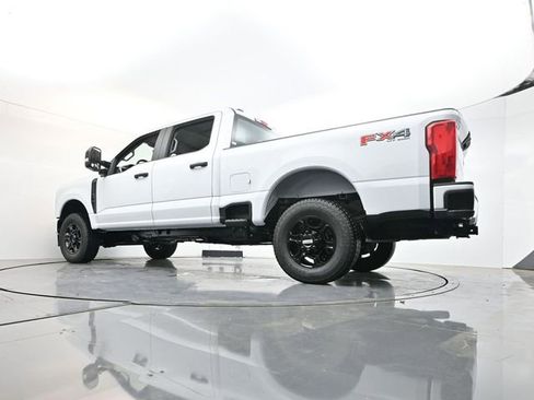 New 2026 Ford F250 4x4 Crew Cab Super Duty image 30