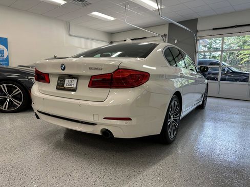 Used 2019 BMW 530i w/ Convenience Package RWD image 9