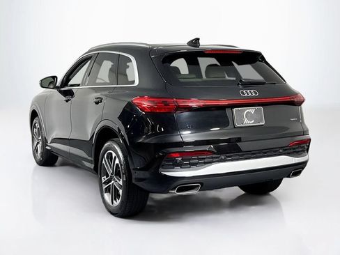 Used 2025 Audi Q5 Premium w/ Convenience Package AWD/4WD image 3