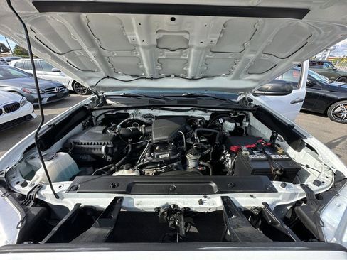 Used 2019 Toyota Tacoma SR image 38