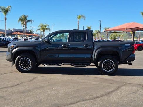 Used 2025 Toyota Tacoma TRD Off-Road image 9