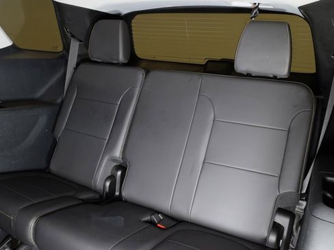 Used 2021 Chevrolet Traverse LT w/ LT Premium Package image 28