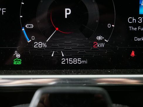 Used 2024 GMC Sierra EV Denali AWD/4WD image 35