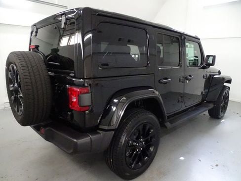 Certified 2025 Jeep Wrangler Unlimited Sahara AWD/4WD image 21