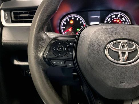 Used 2021 Toyota RAV4 LE AWD/4WD image 22