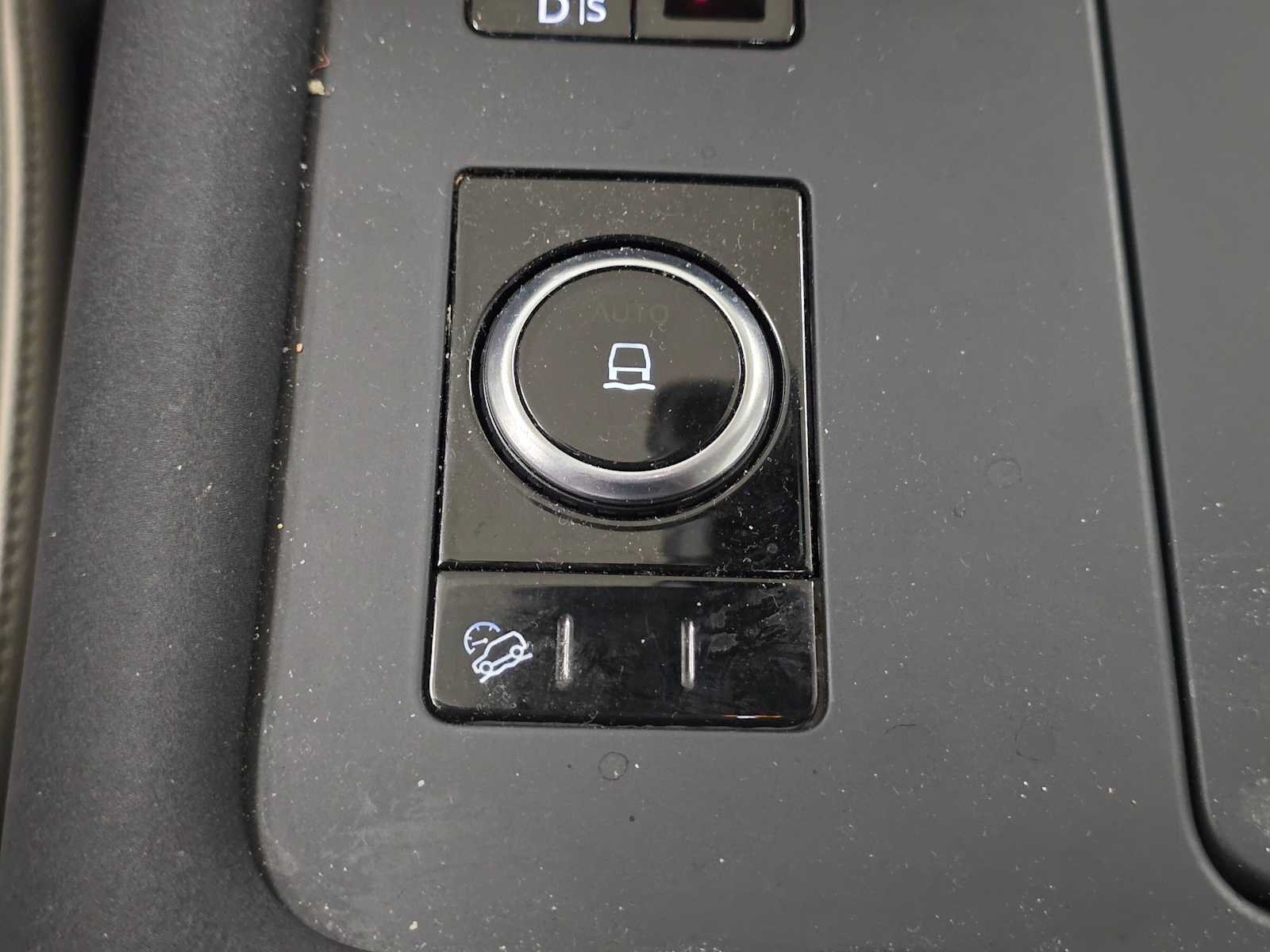 Used 2025 Land Rover Discovery S AWD/4WD image 36