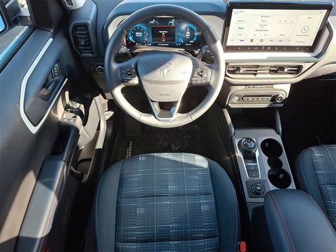 Certified 2025 Ford Bronco Sport Heritage w/ Convenience Package image 12