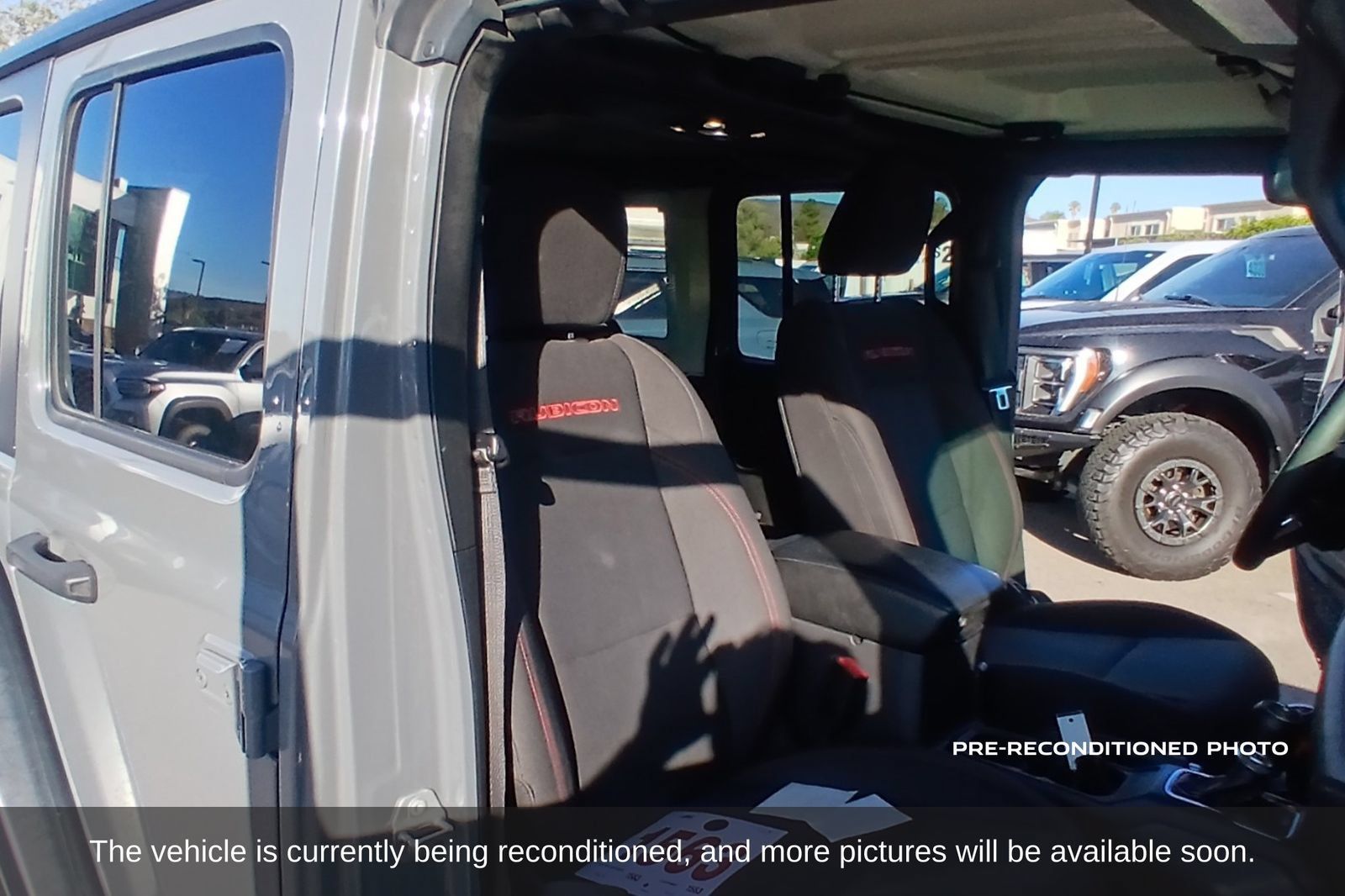 Used 2019 Jeep Wrangler Unlimited Rubicon w/ Cold Weather Group AWD/4WD image 13