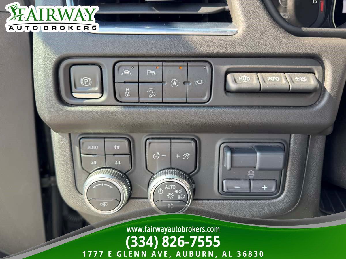 Used 2021 GMC Yukon XL AT4 w/ AT4 Premium Plus Package AWD/4WD image 18