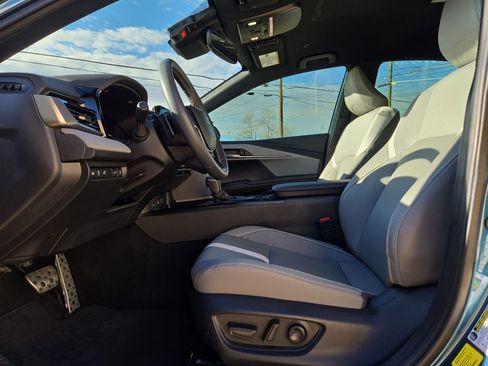 Used 2025 Toyota Camry SE image 16