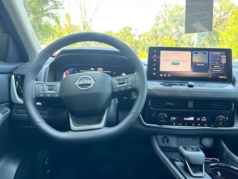 New 2026 Nissan Rogue Platinum AWD/4WD image 9