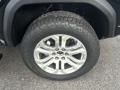 New 2026 GMC Canyon Denali image 10