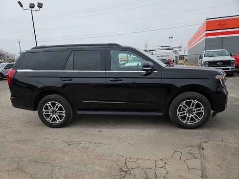 New 2026 Ford Expedition Active image 14