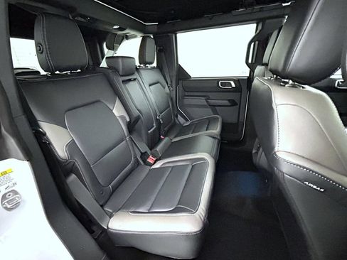 New 2026 Ford Bronco Outer Banks AWD/4WD image 18