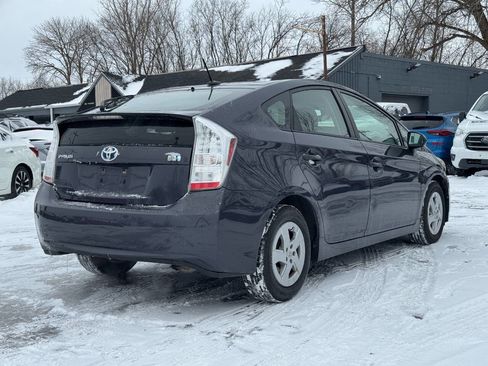 Used 2010 Toyota Prius Three image 2