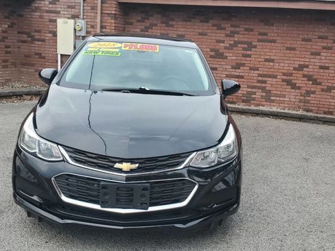 Used 2018 Chevrolet Cruze LS image 12