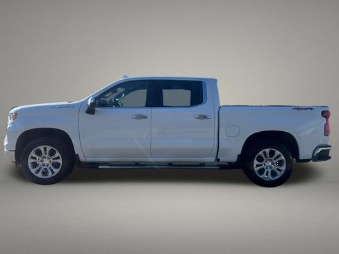 Used 2022 Chevrolet Silverado 1500 LTZ AWD/4WD image 2