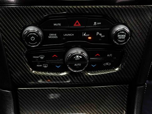 Used 2023 Chrysler 300 C image 22